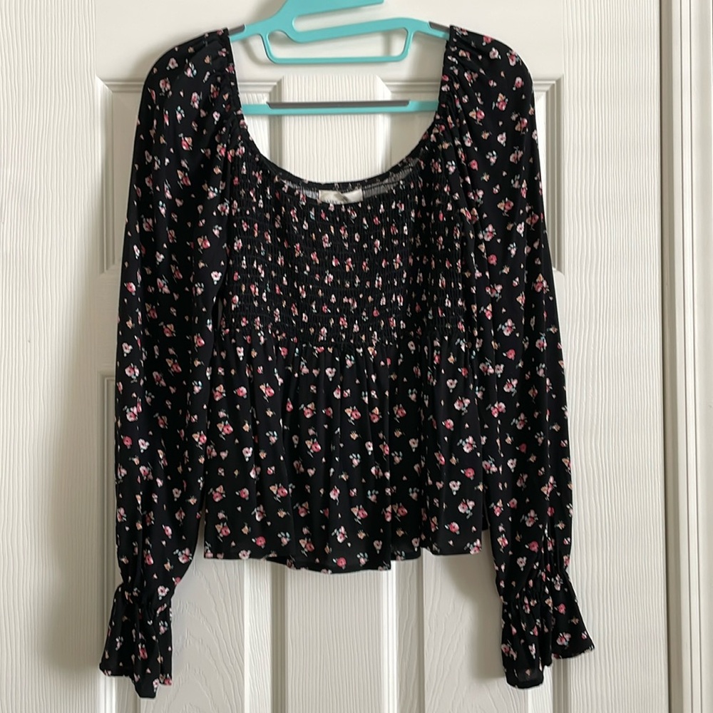 3 for $15 Daisy & Delilah floral top